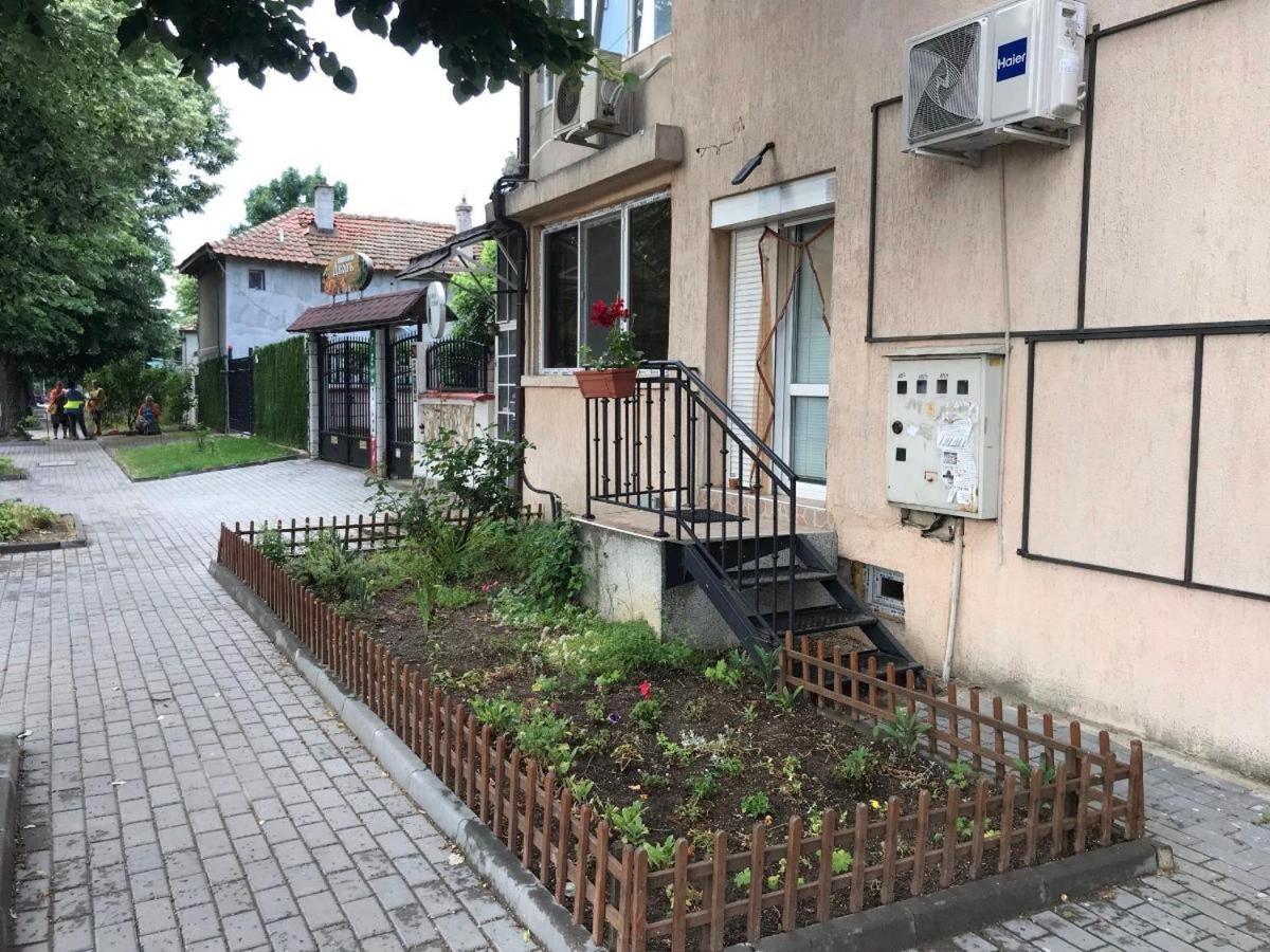 Ssenyange Guest House ヴァルナ エクステリア 写真